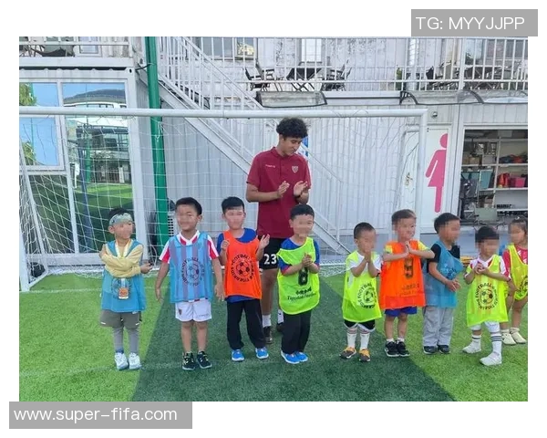 幼儿园足球计划促进儿童身心发展与团队合作能力提升的探索与实践